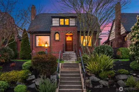8052 Jones Ave NW, Seattle, WA 98117