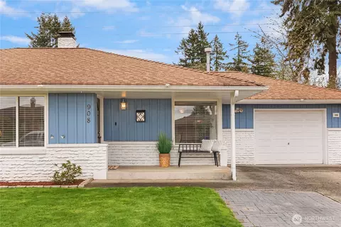 908 Lynnwood Ave NE, Renton, WA 98056