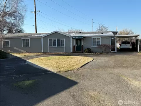 1458 SE Bobolink Ln, College Place, WA 99324
