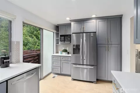 Kitchen - 15023 108th Pl NE, Bothell, WA 98011 photo 4 of 4