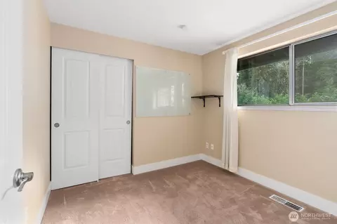 Bedroom - 15023 108th Pl NE, Bothell, WA 98011 photo 6 of 7