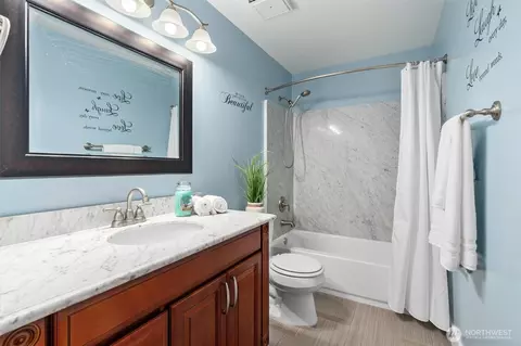 Bath - 15023 108th Pl NE, Bothell, WA 98011 photo 1 of 4