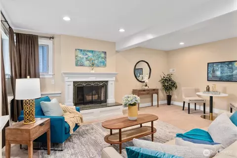 Living - 15023 108th Pl NE, Bothell, WA 98011 photo 6 of 7