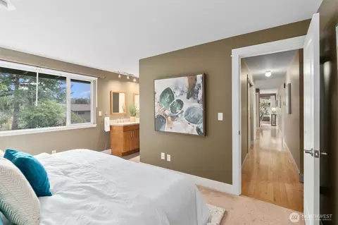 Bedroom - 15023 108th Pl NE, Bothell, WA 98011 photo 3 of 7