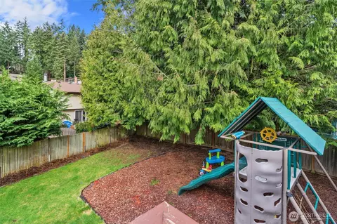 Exterior - 15023 108th Pl NE, Bothell, WA 98011 photo 6 of 8