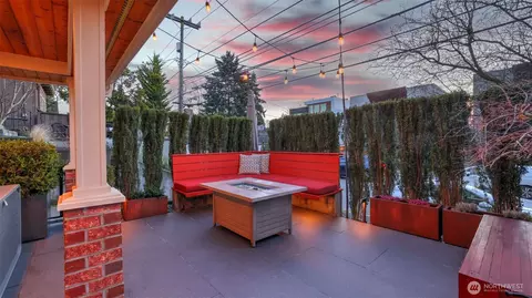 222 A 12th Ave E, Seattle, WA 98102 photo 3