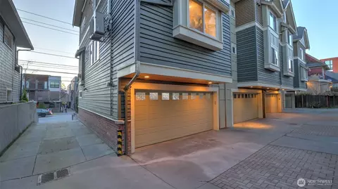 222 A 12th Ave E, Seattle, WA 98102 photo 28