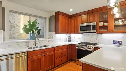 222 A 12th Ave E, Seattle, WA 98102 photo 12