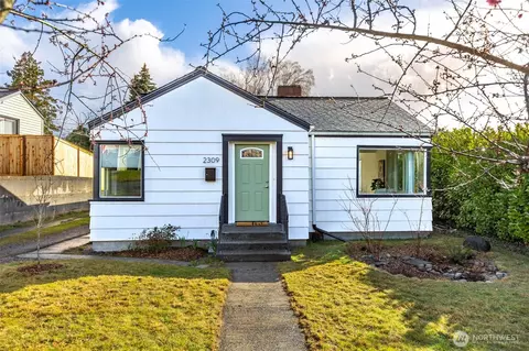 2309 E 18th St, Bremerton, WA 98310