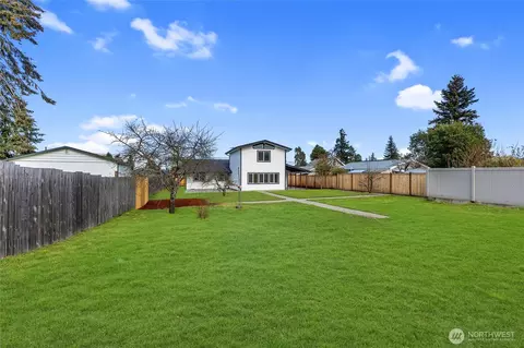 233 W Hammond St, Sequim, WA 98382 photo 5