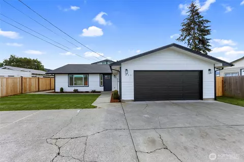 233 W Hammond St, Sequim, WA 98382 photo 2
