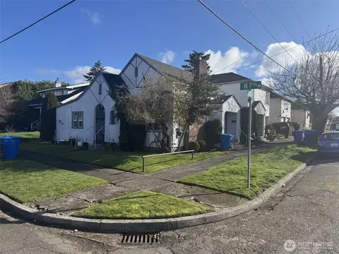 300 N 7th, Kelso, WA 98626