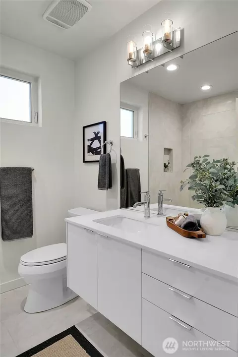 710 11th Ave E #D, Seattle, WA 98102 photo 11