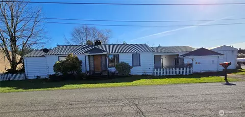 390 W E St, Forks, WA 98331