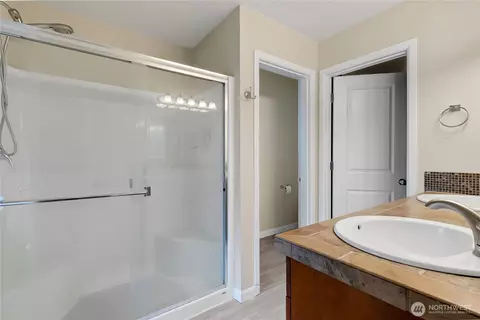 Bath - 4015 202nd St E, Spanaway, WA 98387 photo 2 of 5
