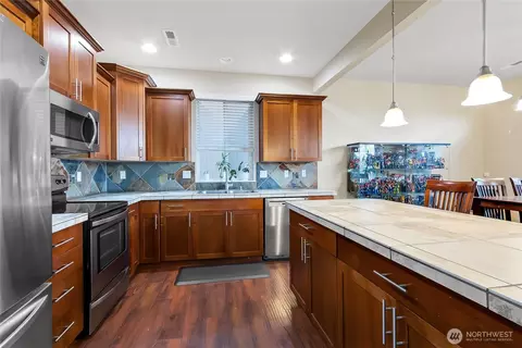 Kitchen - 4015 202nd St E, Spanaway, WA 98387 photo 2 of 2