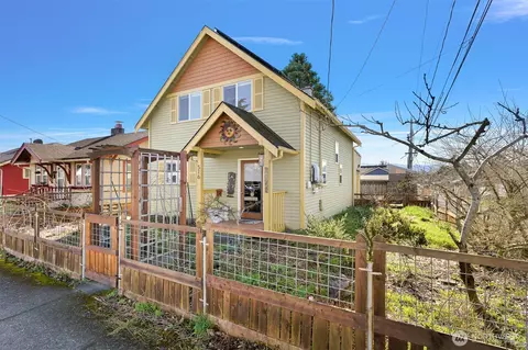 516 E North St, Bellingham, WA 98225