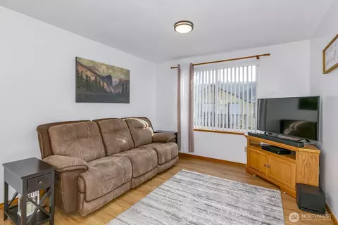 Living - 7618 Rainier Dr, Everett, WA 98203 photo 2 of 3
