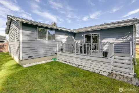 Exterior - 7618 Rainier Dr, Everett, WA 98203 photo 6 of 12