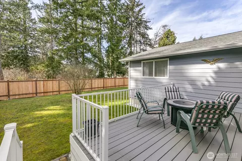Exterior - 7618 Rainier Dr, Everett, WA 98203 photo 3 of 12