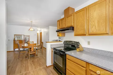 Kitchen - 7618 Rainier Dr, Everett, WA 98203 photo 3 of 4
