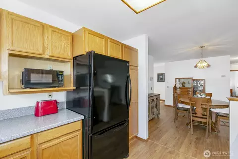 Kitchen - 7618 Rainier Dr, Everett, WA 98203 photo 4 of 4