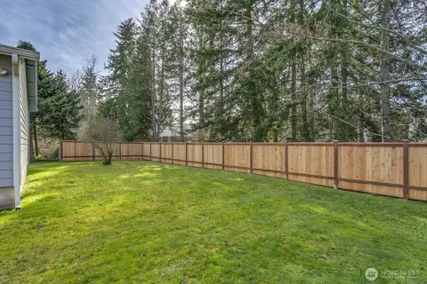 Exterior - 7618 Rainier Dr, Everett, WA 98203 photo 11 of 12