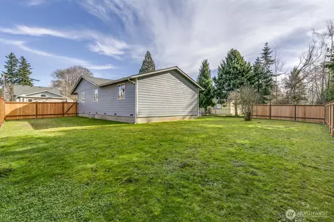 Exterior - 7618 Rainier Dr, Everett, WA 98203 photo 10 of 12