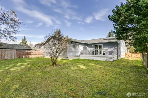 Exterior - 7618 Rainier Dr, Everett, WA 98203 photo 8 of 12