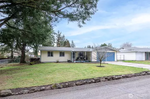 2414 Oak Dr, Steilacoom, WA 98388