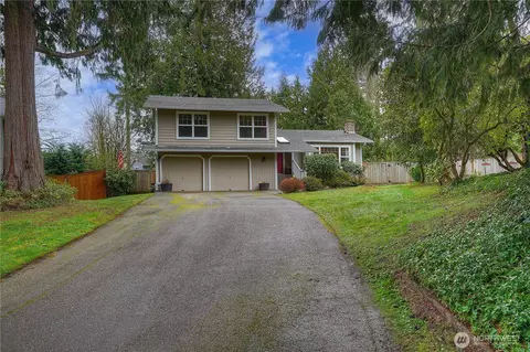 19025 Glen Haven Ct NE, Poulsbo, WA 98370
