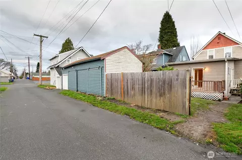Exterior - 2108 Colby Ave, Everett, WA 98201 photo 4 of 4