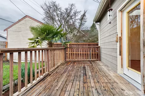 Exterior - 2108 Colby Ave, Everett, WA 98201 photo 3 of 4