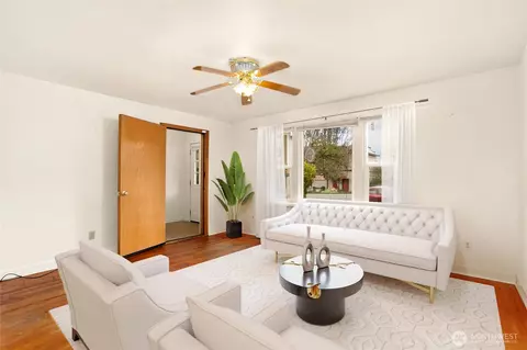 Living - 2108 Colby Ave, Everett, WA 98201 photo 2 of 6