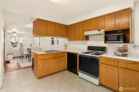 Kitchen - 2108 Colby Ave, Everett, WA 98201 photo 1 of 4