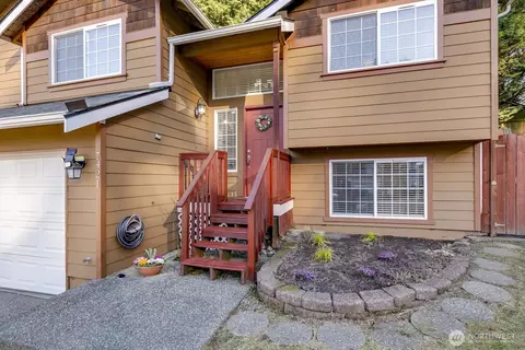 7421 2nd Dr SE, Everett, WA 98203 photo 2