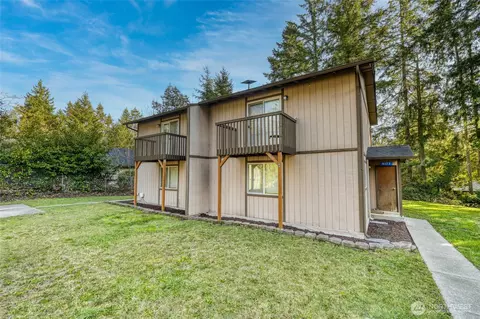 9177 Shadowcrest Ln NE, Bremerton, WA 98311