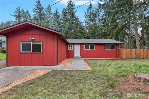 4483 Woodland Cir, Oak Harbor, WA 98277