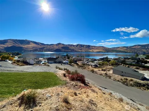 140 Monte Carlo Dr, Chelan, WA 98816