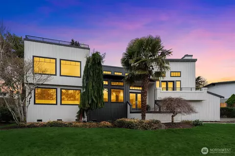 930 1st St S, Kirkland, WA 98033
