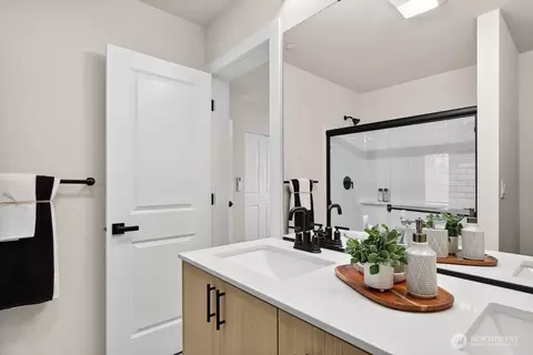 Bath - 16124 Cascadian Way #H5, Bothell, WA 98012 photo 4 of 4