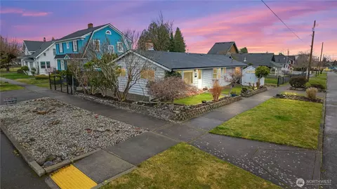 1808 Washington Ave, Enumclaw, WA 98022 photo 2