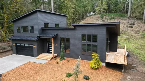 6135 Young Rd NW, Olympia, WA 98502