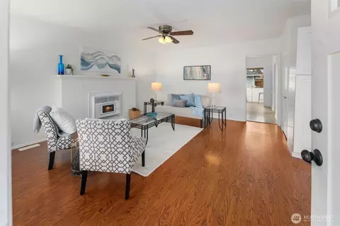 809 Sumner Ave, Sumner, WA 98390 photo 4