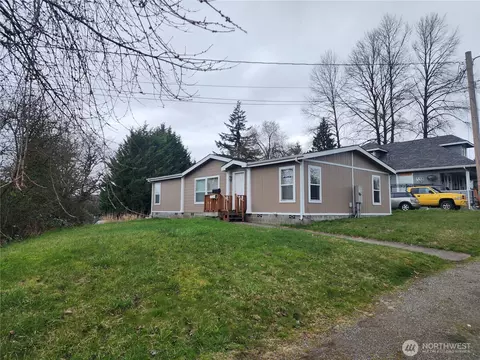 920 NW St Helens Ave, Chehalis, WA 98532