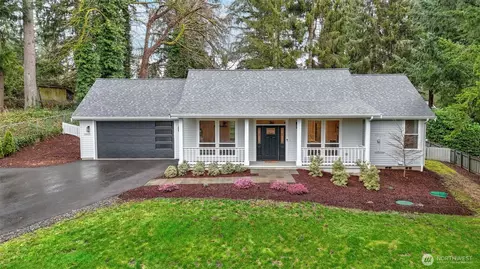 18620 SE 216th St, Renton, WA 98058