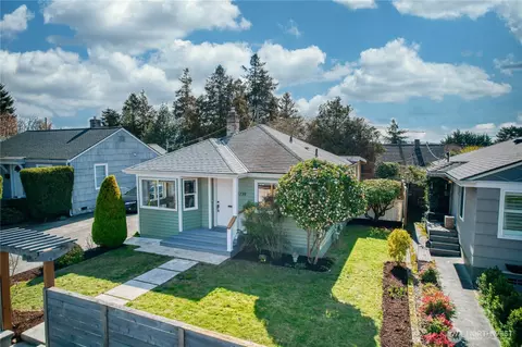 3739 SW Thistle St, Seattle, WA 98126