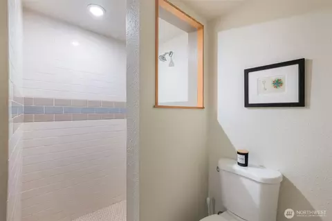 Bath - 2104 16th Ave E, Seattle, WA 98112 photo 3 of 3