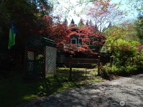 559 Summerland Rd, Bellingham, WA 98229