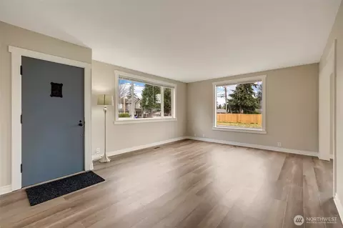 Living - 6901 Lower Ridge Rd, Everett, WA 98203 photo 1 of 5
